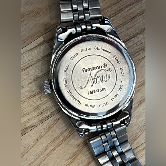 Armitron Ladies Watch Crystals Stainless Bracelet Day Date Window Luminous Hands - Picture 9 of 13